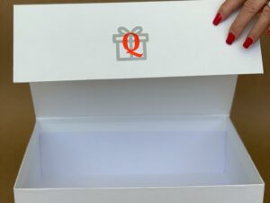 White gift box x-large